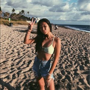 Meet your Posher, Gloria